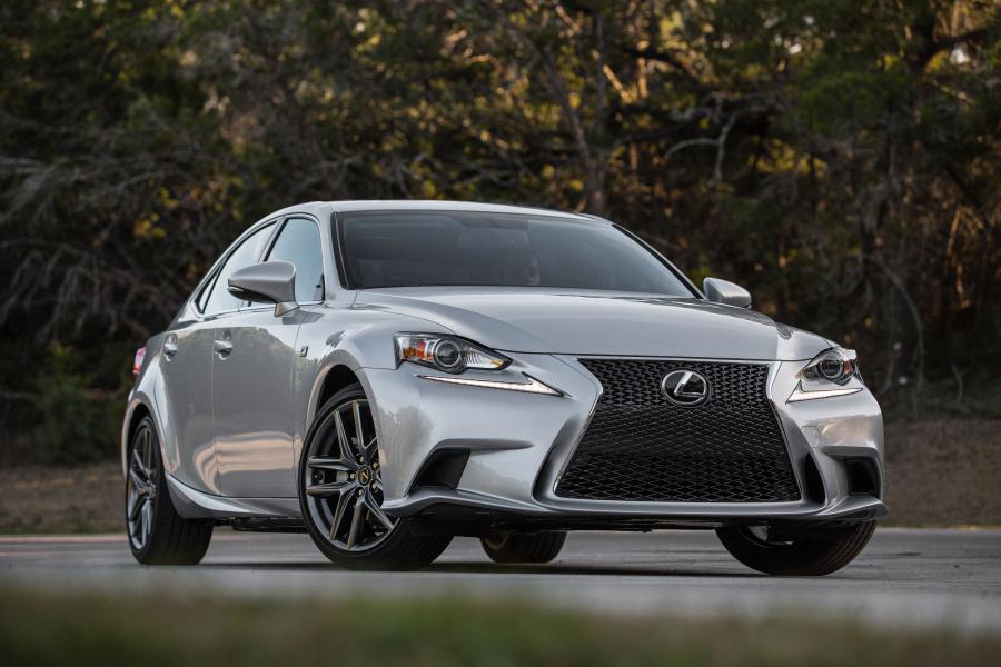  Lexus IS300 AWD F-Sport 2015 года  (фото 10 из 48)
